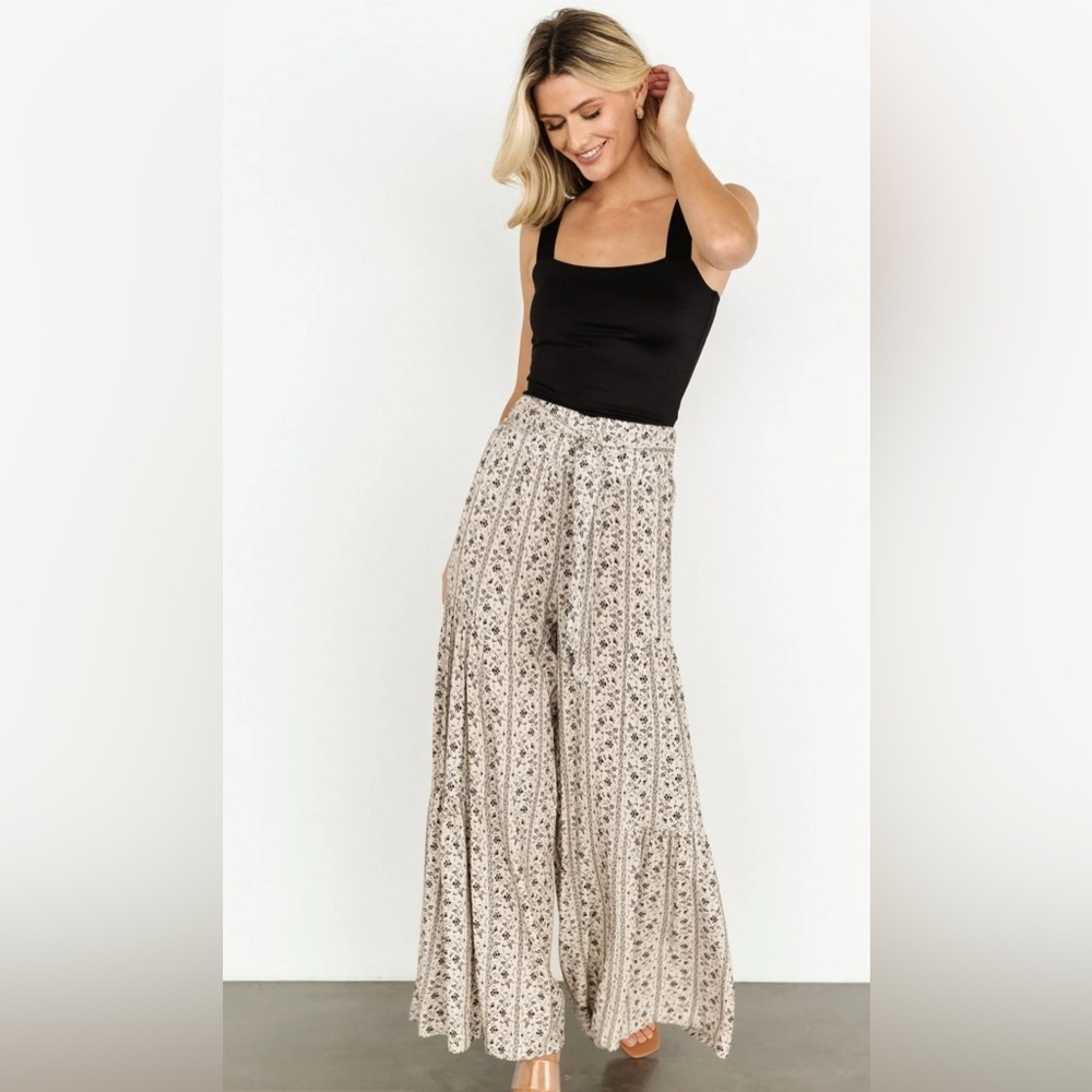 NWT Floral Wide-Leg Pants in Cream size Small